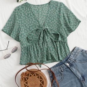 NWT Knot Front Ditsy Floral Ruffle Hem Blouse